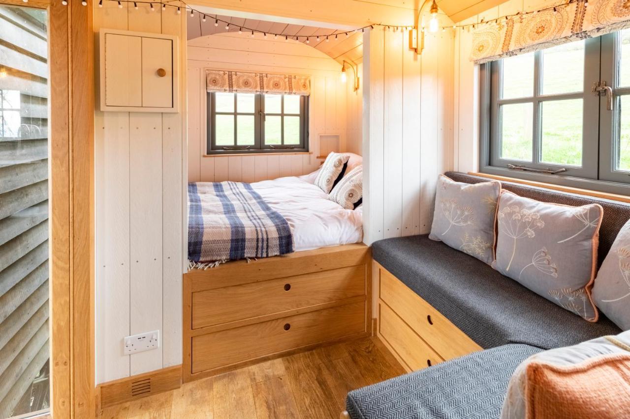 West Bagborough Tilbury Shepherd Huts With Hot Tubs Plus Holiday Cottages מראה חיצוני תמונה