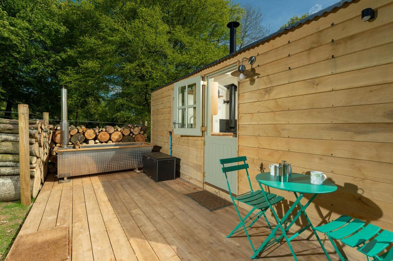 West Bagborough Tilbury Shepherd Huts With Hot Tubs Plus Holiday Cottages מראה חיצוני תמונה