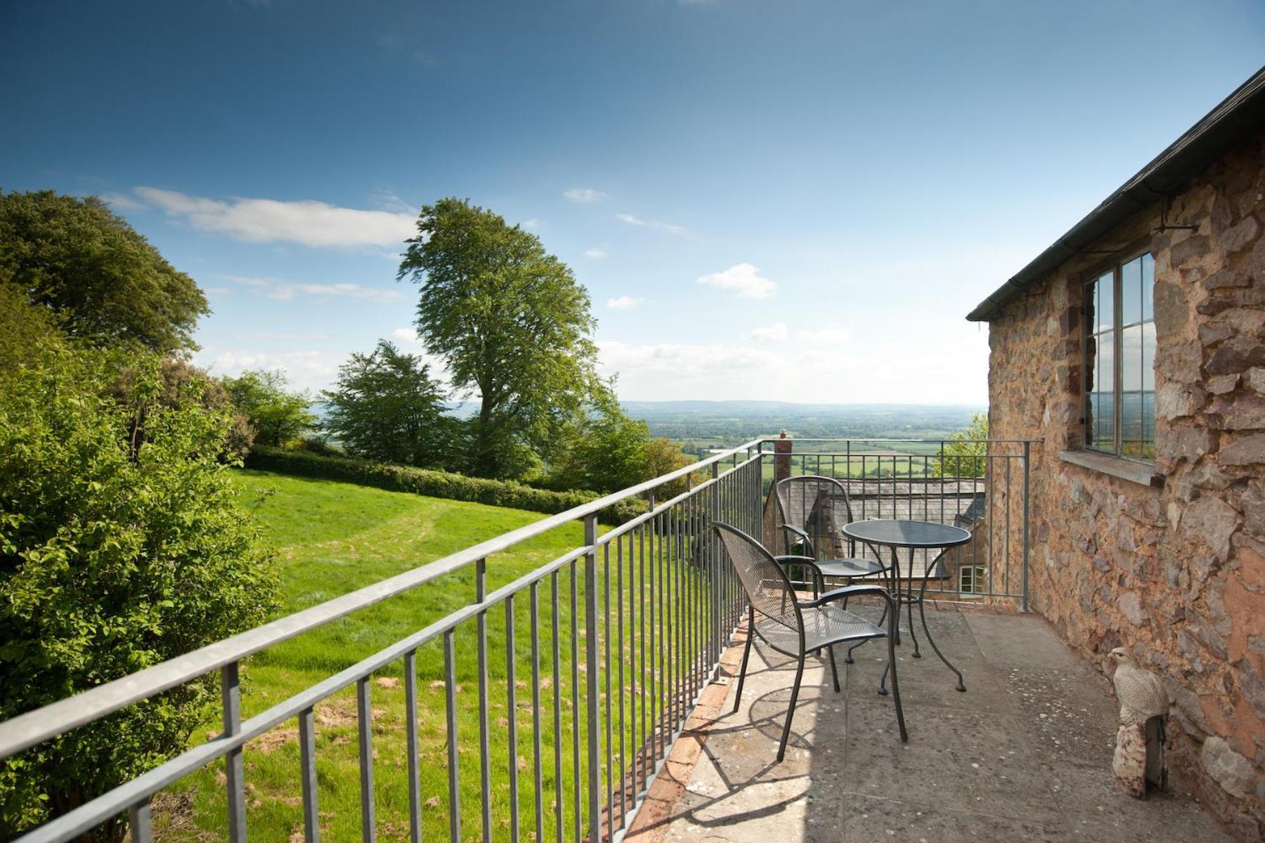 West Bagborough Tilbury Shepherd Huts With Hot Tubs Plus Holiday Cottages מראה חיצוני תמונה