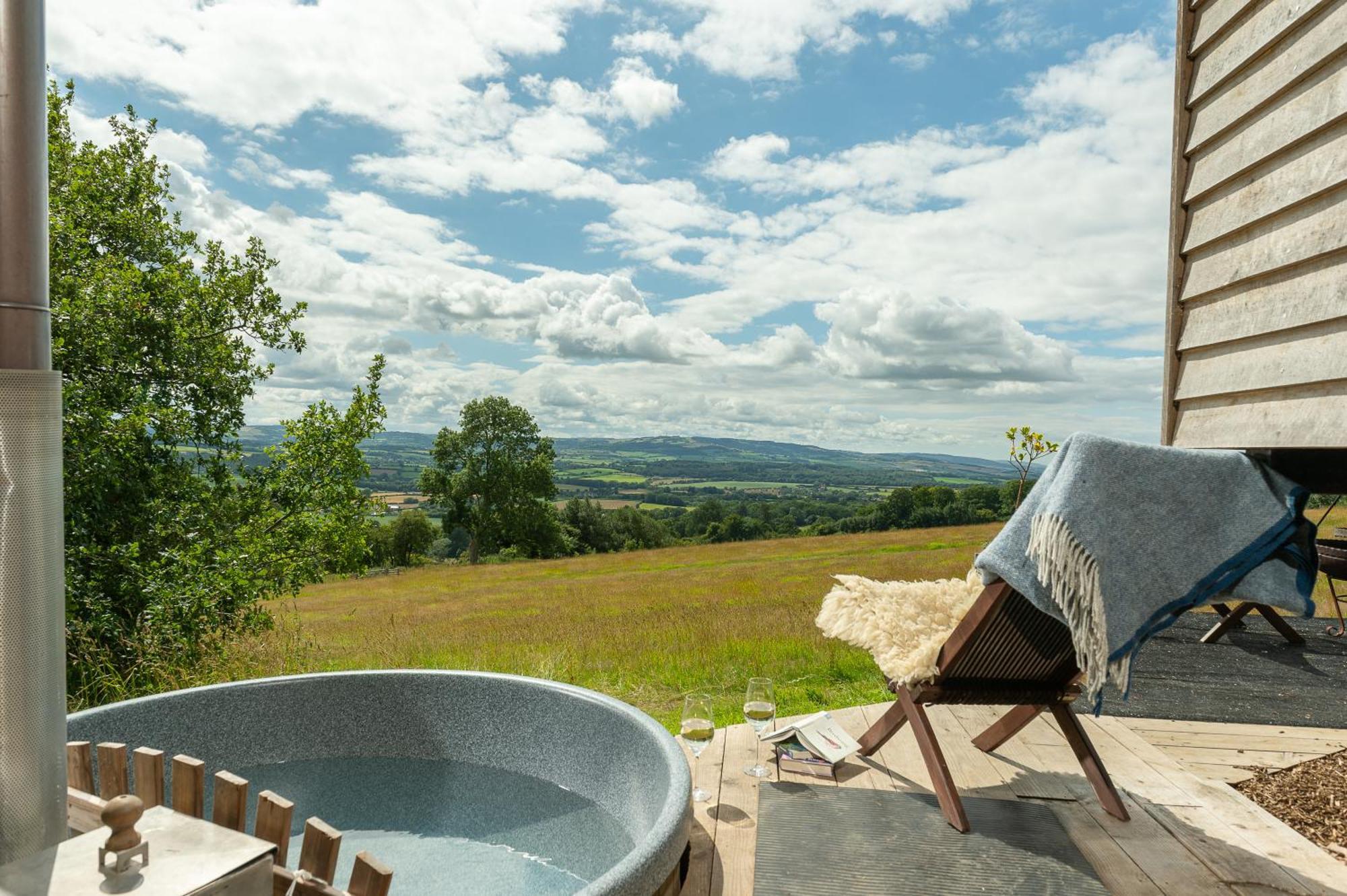 West Bagborough Tilbury Shepherd Huts With Hot Tubs Plus Holiday Cottages מראה חיצוני תמונה