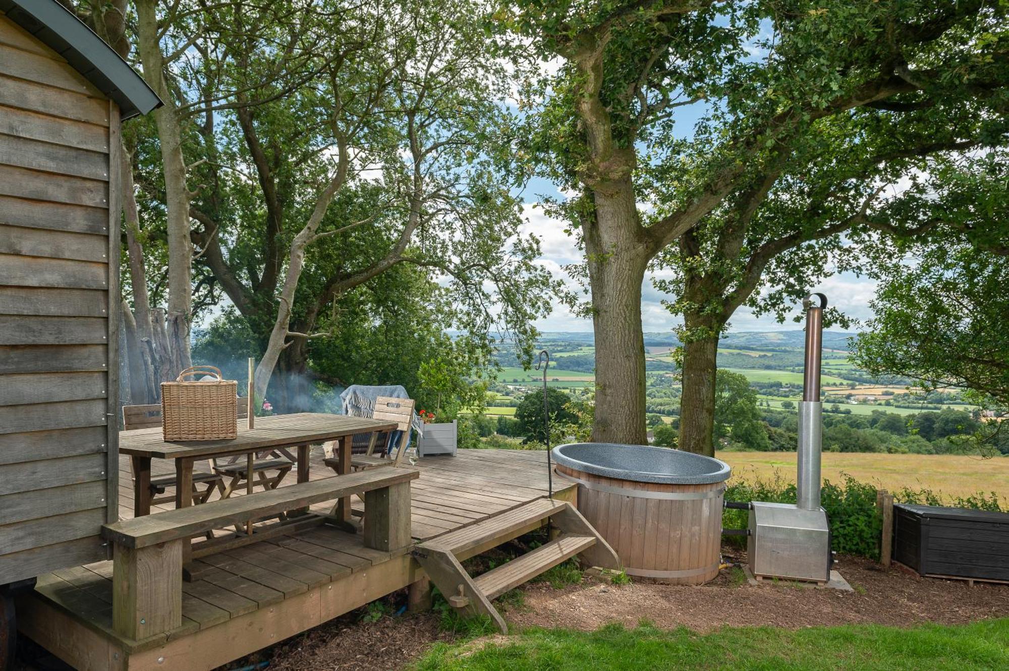 West Bagborough Tilbury Shepherd Huts With Hot Tubs Plus Holiday Cottages מראה חיצוני תמונה